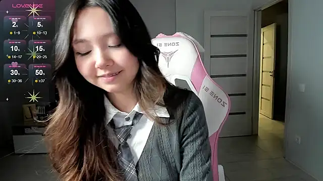 Fluffy Rose online show from February 12, 2026, 3:18 pm