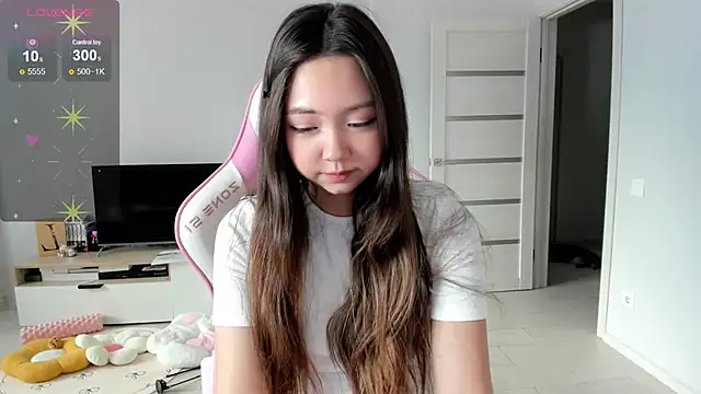Fluffy Rose online show from July 11, 2026, 1:19 am