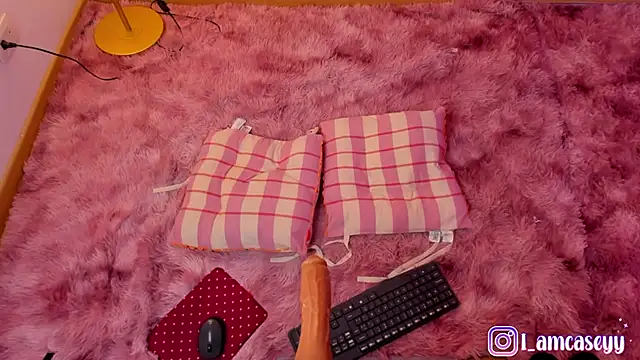 Snapshot of CaseyPiierce chatting on March 19, 2025, 6:44 pm CaseyPiierce online show from March 19, 2025, 6:44 pm