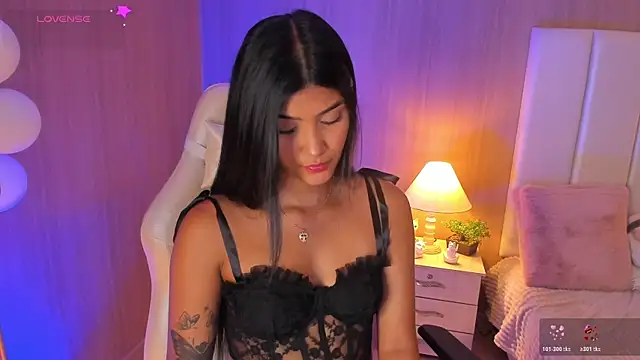 Snapshot of CaseyPiierce chatting on November 27, 2025, 8:11 pm CaseyPiierce online show from November 27, 2025, 8:11 pm