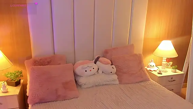 Snapshot of CaseyPiierce chatting on November 28, 2025, 8:55 pm CaseyPiierce online show from November 28, 2025, 8:55 pm