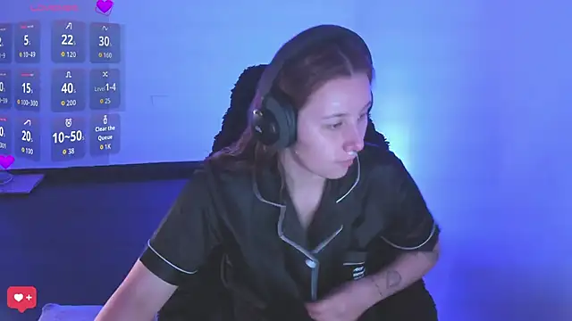 bonnie moon  online show from March 20, 2026, 7:08 pm