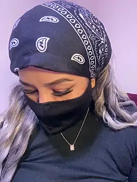 Snapshot of mari_layali chatting on December 14, 2024, 8:08 pm mari layali online show from December 14, 2024, 8:08 pm