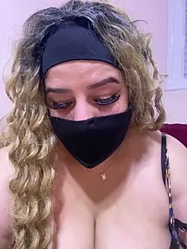 Snapshot of mari_layali chatting on January 6, 2025, 8:07 pm mari layali online show from January 6, 2025, 8:07 pm