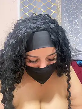 Snapshot of mari_layali chatting on October 19, 2025, 1:06 am mari layali online show from October 19, 2025, 1:06 am