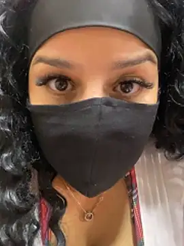 Snapshot of mari_layali chatting on November 11, 2025, 9:15 pm mari layali online show from November 11, 2025, 9:15 pm