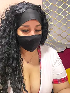 Snapshot of mari_layali chatting on December 22, 2025, 9:45 pm mari layali online show from December 22, 2025, 9:45 pm