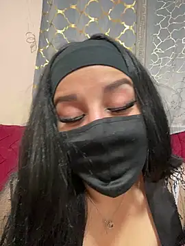 Snapshot of mari_layali chatting on February 21, 2026, 12:33 am mari layali online show from February 21, 2026, 12:33 am