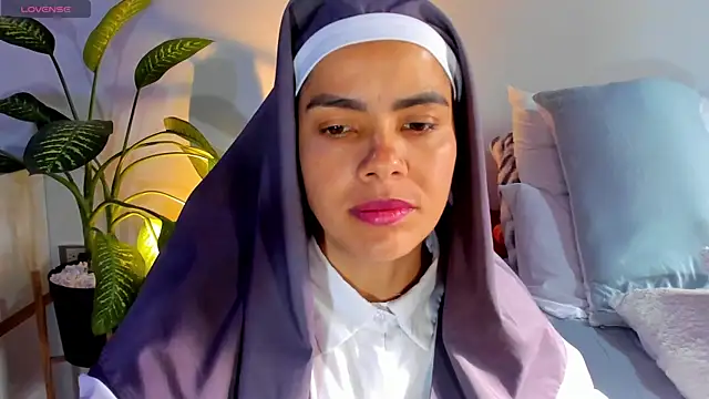 ClaraMariaMon online show from March 1, 2025, 12:56 pm