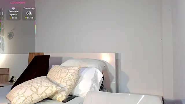 Snapshot of ClaraMariaMon chatting on January 15, 2026, 2:54 pm ClaraMariaMon online show from January 15, 2026, 2:54 pm