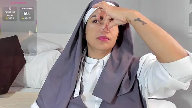 Snapshot of ClaraMariaMon chatting on February 5, 2026, 2:22 pm ClaraMariaMon online show from February 5, 2026, 2:22 pm