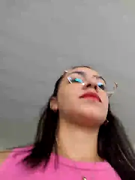 LuluzYPiero online show from February 4, 2025, 2:53 pm