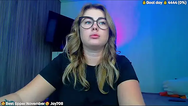 SuchCute online show from November 23, 2025, 3:06 am