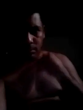 Snapshot of tonfrara04 chatting on May 6, 2026, 9:53 pm tonfrara04 online show from May 6, 2026, 9:53 pm