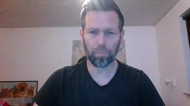 Snapshot of Gotta1 chatting on December 19, 2025, 7:26 am Gotta1 online show from December 19, 2025, 7:26 am