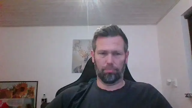 Snapshot of Gotta1 chatting on December 20, 2025, 9:55 pm Gotta1 online show from December 20, 2025, 9:55 pm