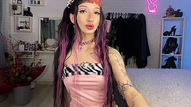 Snapshot of Marcellean chatting on March 7, 2026, 1:35 am Marcellean online show from March 7, 2026, 1:35 am