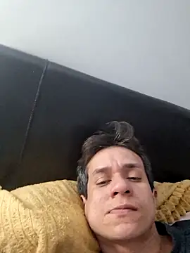 Snapshot of Tulio_maravilha12 chatting on March 14, 2026, 1:34 am Tulio maravilha12 online show from March 14, 2026, 1:34 am