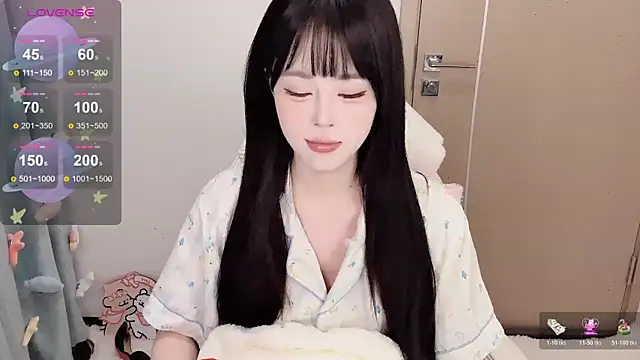 Mini-X online show from November 13, 2025, 11:25 pm