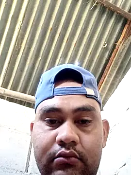 Snapshot of travieso2893 chatting on December 21, 2025, 12:23 pm travieso2893 online show from December 21, 2025, 12:23 pm