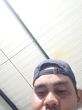 Snapshot of travieso2893 chatting on February 16, 2026, 3:24 am travieso2893 online show from February 16, 2026, 3:24 am