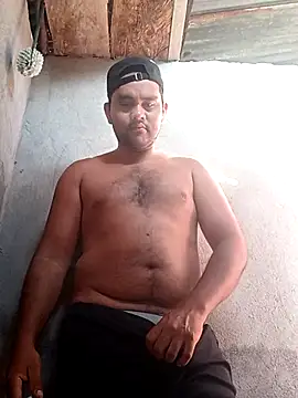 Snapshot of travieso2893 chatting on February 18, 2026, 9:00 pm travieso2893 online show from February 18, 2026, 9:00 pm