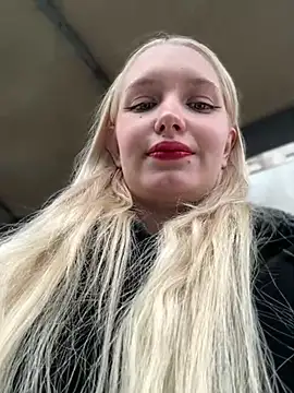 Snapshot of Milkyy_wway chatting on January 8, 2025, 10:48 am Milkyy wway online show from January 8, 2025, 10:48 am