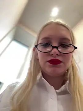 Snapshot of Milkyy_wway chatting on January 26, 2025, 7:53 am Milkyy wway online show from January 26, 2025, 7:53 am