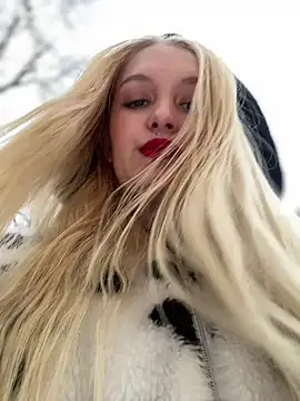 Snapshot of Milkyy_wway chatting on February 6, 2025, 7:45 am Milkyy wway online show from February 6, 2025, 7:45 am