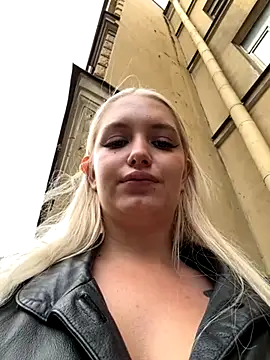 Snapshot of Milkyy_wway chatting on September 15, 2025, 7:19 am Milkyy wway online show from September 15, 2025, 7:19 am