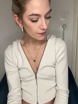 Snapshot of Lolitaxlola chatting on February 15, 2026, 7:51 am Lolitaxlola online show from February 15, 2026, 7:51 am