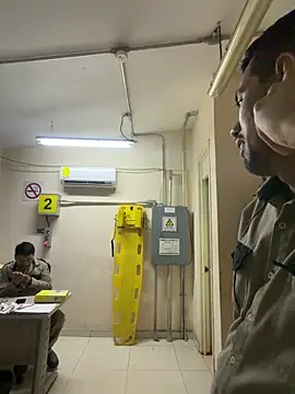 Snapshot of EnriquePersian197 chatting on December 19, 2025, 3:02 am EnriquePersian197 online show from December 19, 2025, 3:02 am