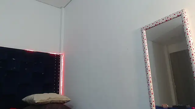 Snapshot of ARTEMIZA_LOVE_ chatting on February 12, 2025, 3:27 pm ARTEMIZA LOVE online show from February 12, 2025, 3:27 pm