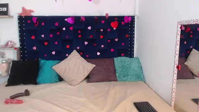 Snapshot of ARTEMIZA_LOVE_ chatting on February 14, 2025, 12:36 pm ARTEMIZA LOVE online show from February 14, 2025, 12:36 pm