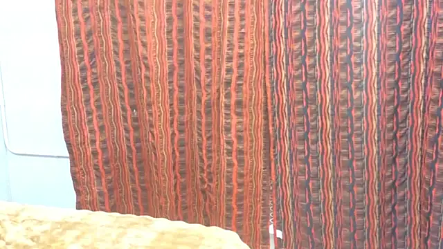Snapshot of CaramelDelux27 chatting on September 14, 2025, 7:57 pm CaramelDelux27 online show from September 14, 2025, 7:57 pm