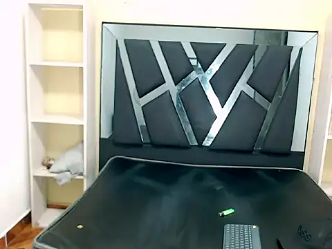 Snapshot of Oliver_Ovii chatting on March 7, 2026, 2:30 am Oliver Ovii online show from March 7, 2026, 2:30 am