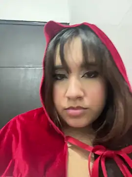 melyescobar online show from May 18, 2026, 4:07 am