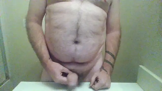 WatchinU82 online show from October 17, 2025, 5:32 am