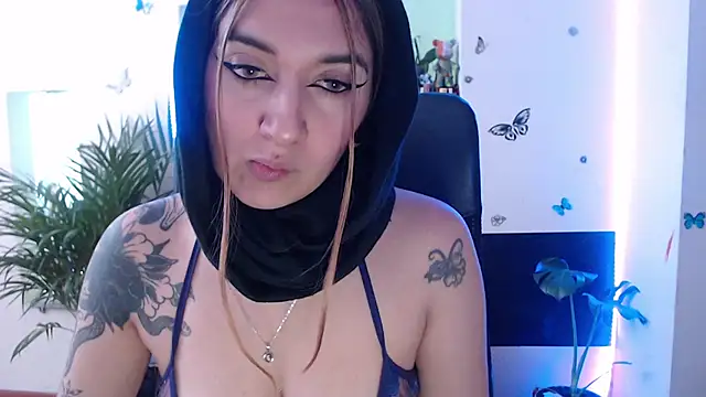 Snapshot of Lia-mitch chatting on September 19, 2025, 6:19 pm Lia-mitch online show from September 19, 2025, 6:19 pm