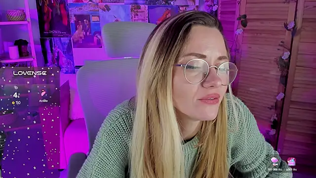 Snapshot of LadyIzabel chatting on December 12, 2024, 3:05 pm LadyIzabel online show from December 12, 2024, 3:05 pm