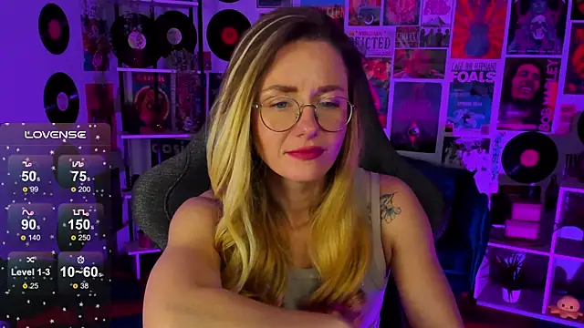 Snapshot of LadyIzabel chatting on December 21, 2024, 9:01 am LadyIzabel online show from December 21, 2024, 9:01 am