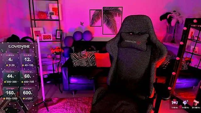 Snapshot of LadyIzabel chatting on January 8, 2025, 8:38 am LadyIzabel online show from January 8, 2025, 8:38 am