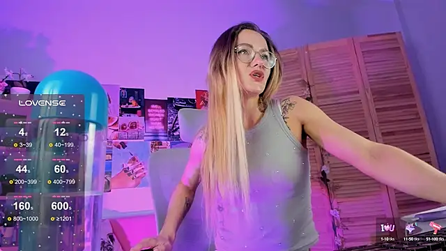 Snapshot of LadyIzabel chatting on January 17, 2025, 11:49 am LadyIzabel online show from January 17, 2025, 11:49 am