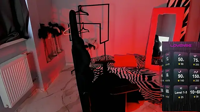 Snapshot of LadyIzabel chatting on November 4, 2025, 8:46 am LadyIzabel online show from November 4, 2025, 8:46 am