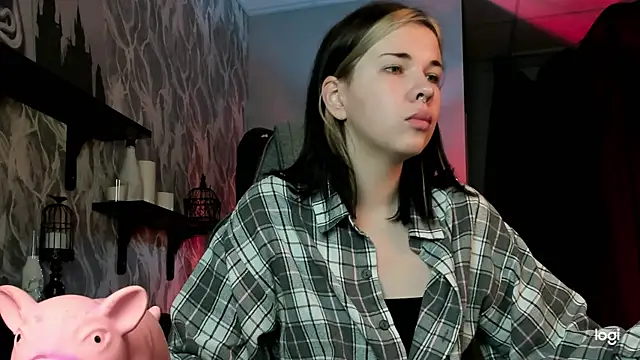 AliceSunday online show from November 8, 2025, 4:01 am