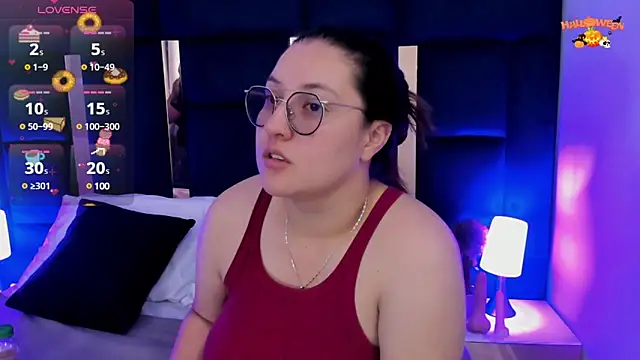 rebecaandpamela online show from December 19, 2024, 2:13 pm