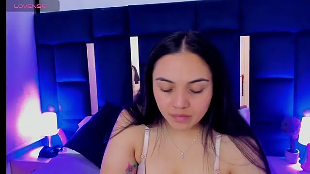 rebecaandpamela online show from December 24, 2024, 1:17 pm