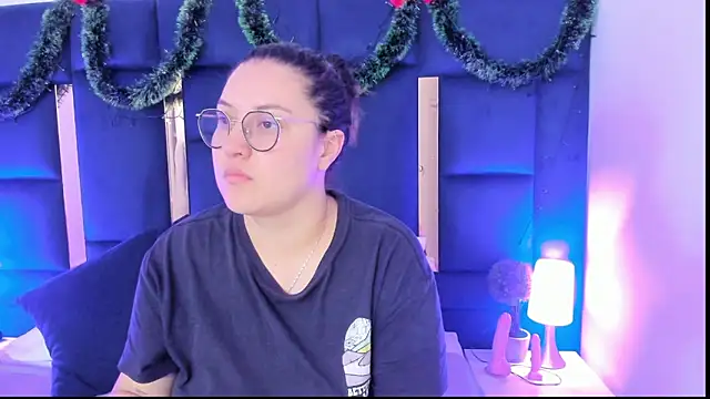 rebecaandpamela online show from January 4, 2025, 2:14 pm