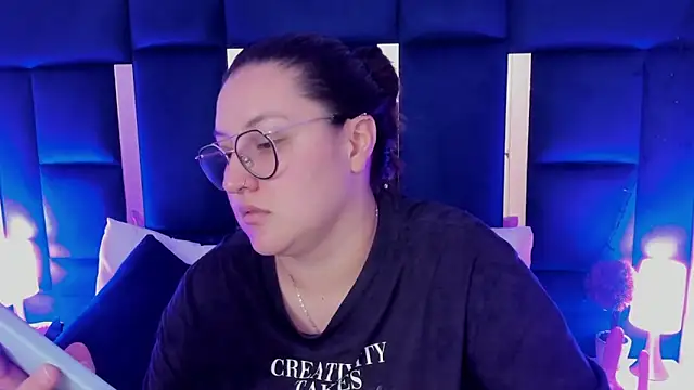 rebecaandpamela online show from January 15, 2025, 2:38 am