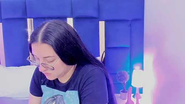 rebecaandpamela online show from January 31, 2025, 2:07 pm